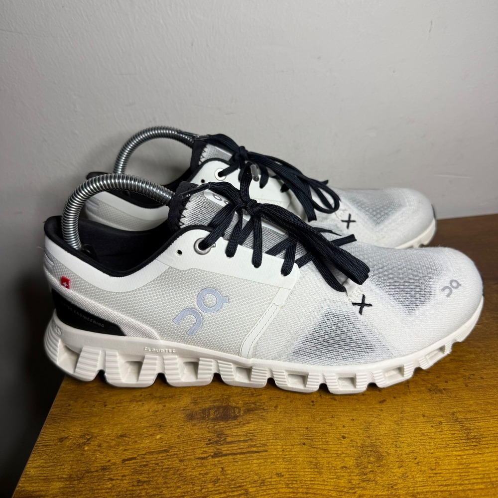 On Cloud X Running Shoes Women Size 9 White Black 60.98697